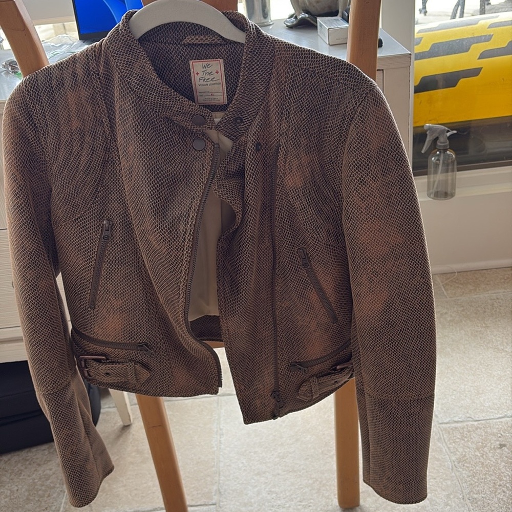 XS Free People Vegan Leather Snakeskin Jacket - Picture 3 of 6